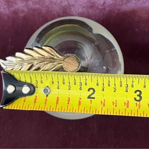 Vintage Clear Glass Apple Paperweight With Golf Metal Leaf - Picture 8 of 10